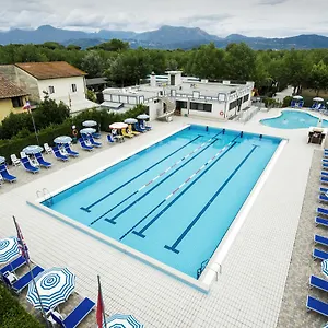 https://camping-la-pineta.it-tuscanyhotel.com
